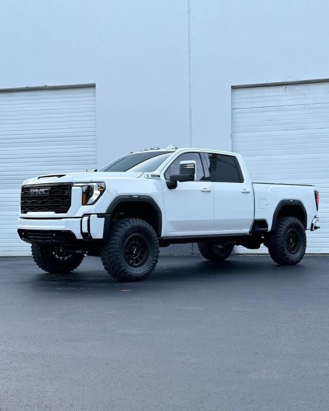 Cognito Motorsports 110-P0896 4-Inch Performance Lift Kit with Fox PSRR 2.0 Shocks for 2020-2024 Chevrolet Silverado / GMC Sierra 2500 HD / 3500 HD