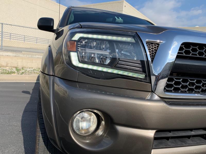 AlphaRex 880734 05-11 Toyota Tacoma LUXX Crystal Headlights Plank Style Chrome with Activation Light/DRL