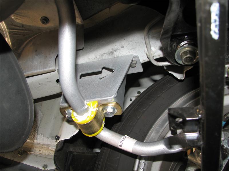 Whiteline KBR18-24 Rear Sway Bar Heavy Duty Mount Kit for 1998-2008 Subaru Forester