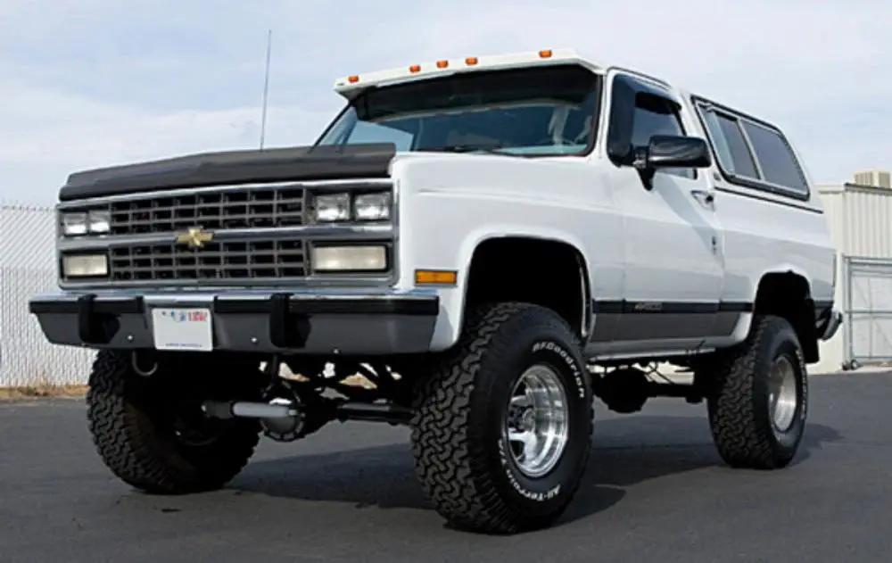 Tuff Country 16731K 6in Lift Kit (52in Rear Springs) No Shocks for 1988-1991 GM Suburban 1/2 Ton 4WD