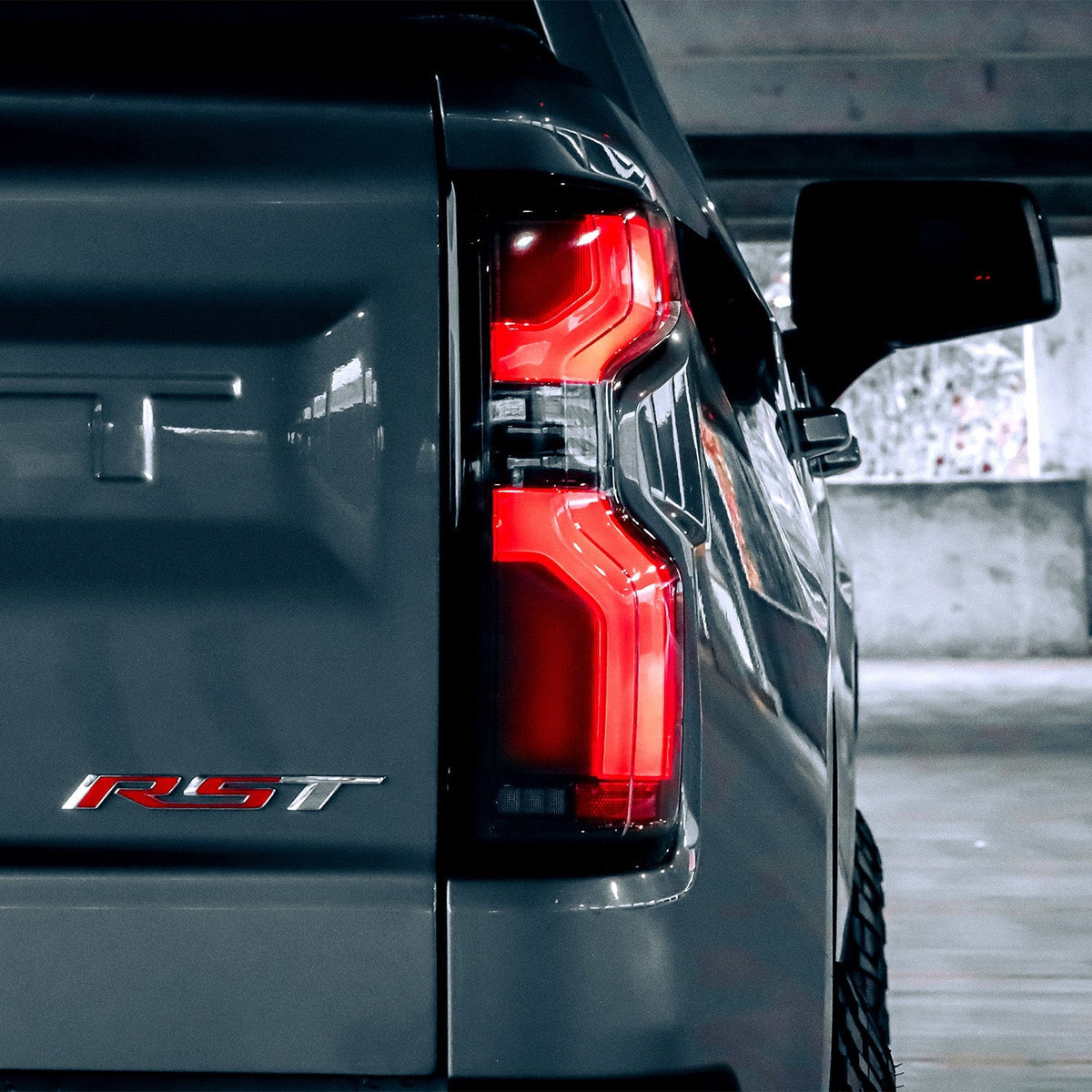 AlphaRex 620088 19-24 Chevrolet Silverado 1500 / 20-24 2500 HD/3500 HD LUXX-Series LED Tail Lights Black