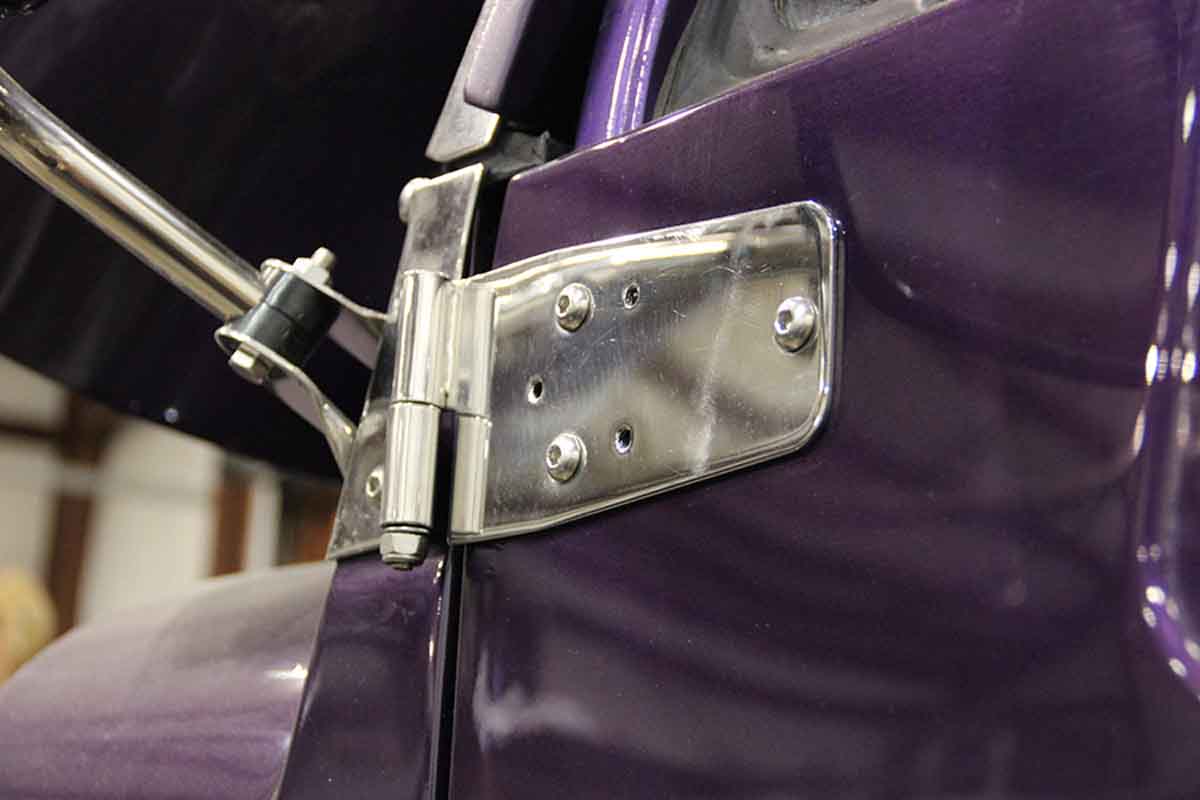 Kentrol 30420 Door Hinge Set 4 Piece for 1976-1993 Jeep CJ Wrangler YJ - Polished Silver