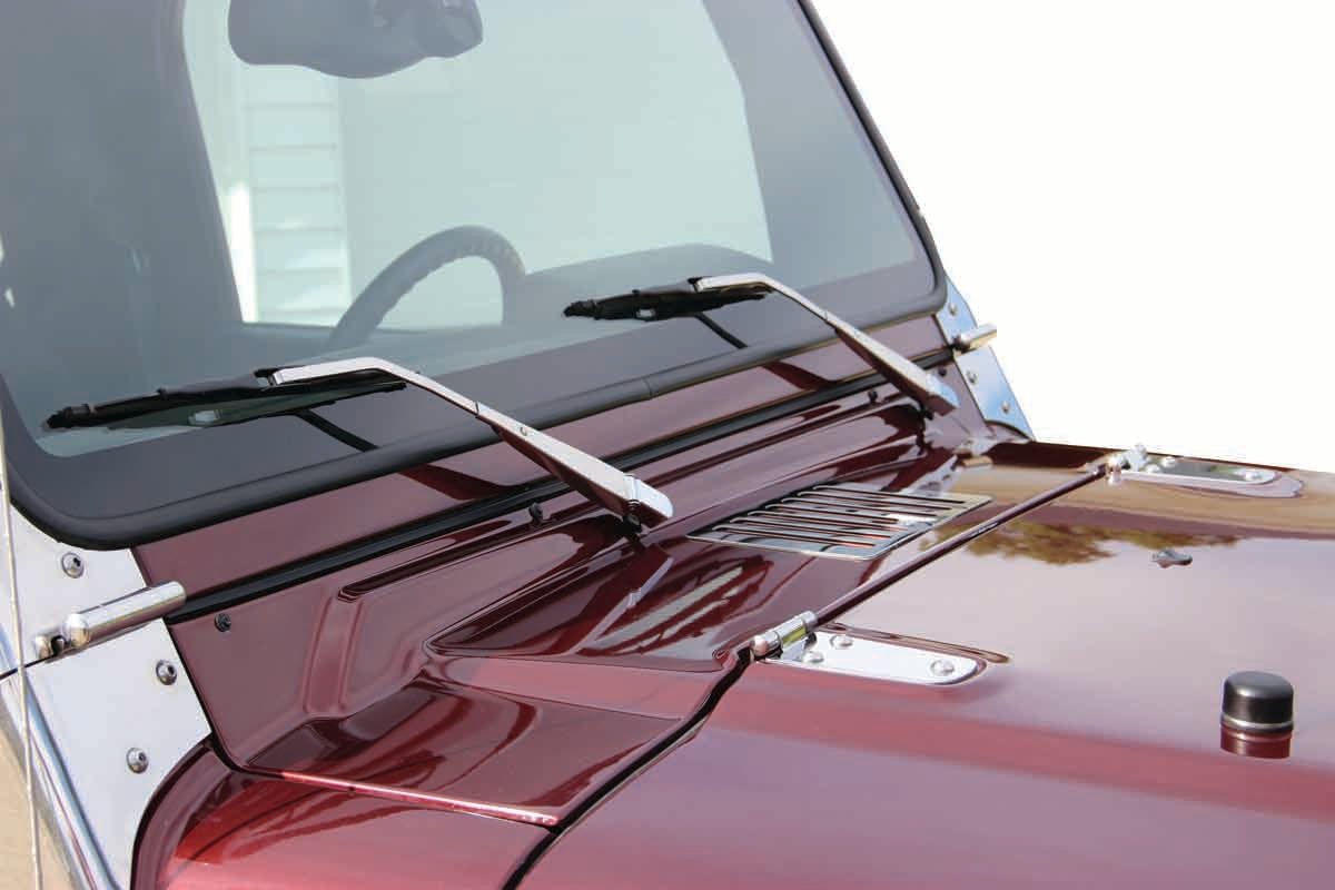 Kentrol 30476 Hood Hinge Pair for 1997-2006 Jeep Wrangler TJ LJ - Polished Silver