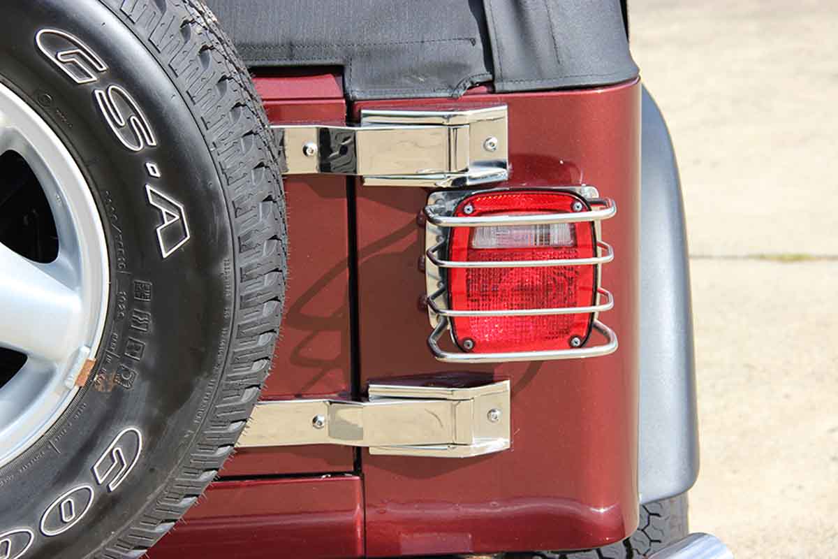 Kentrol 30478 Tailgate Hinge Pair for 1997-2006 Jeep Wrangler TJ LJ - Polished Silver