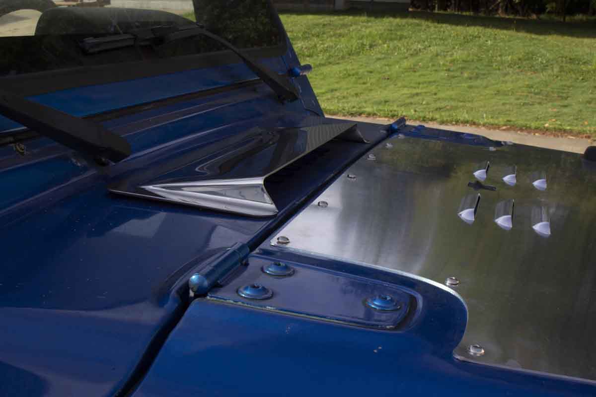 Kentrol 30520 Hood Vent Air Scoop for 1998-2006 Jeep Wrangler TJ LJ - Polished Silver