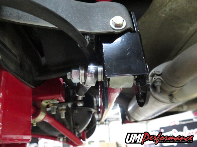 UMI Performance 2062-R Competition Panhard Bar Lowering/Leveling Kit Red