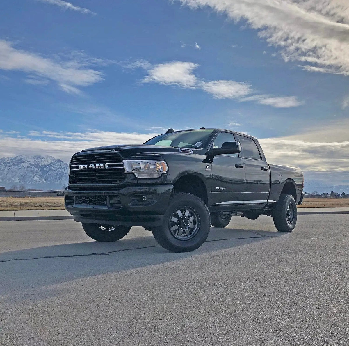 Tuff Country 33140 3in Lift with Front Shock Extension Brackets Kit for 2019-2023 Dodge Ram 2500 4WD