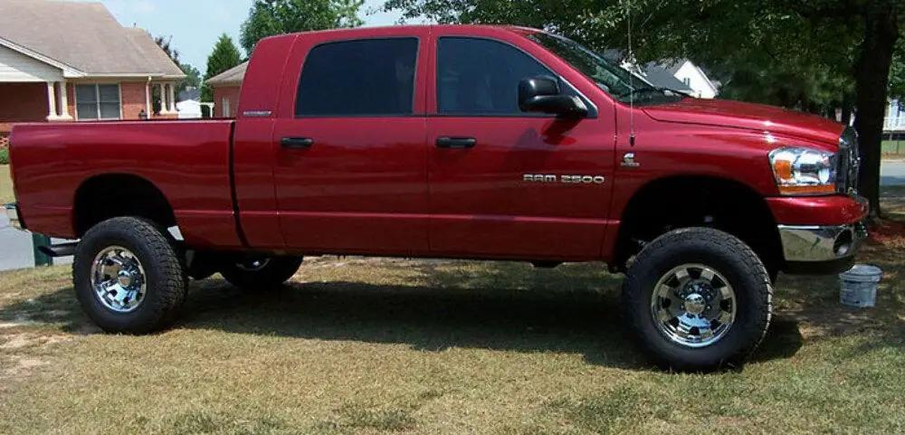 Tuff Country 34004KN 4.5in Lift Kit with Coil Springs SX8000 for 2003-2007 Dodge Ram 3500