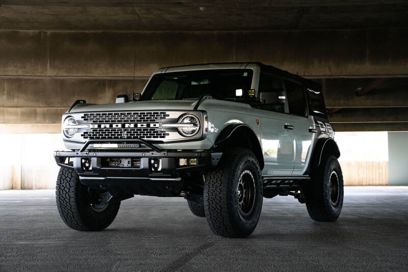 DV8 Offroad 2021-2022 Ford Bronco (Not For Factory Plastic Bumper) Factory Bumper Bull Bar - Black - #LBBR-06