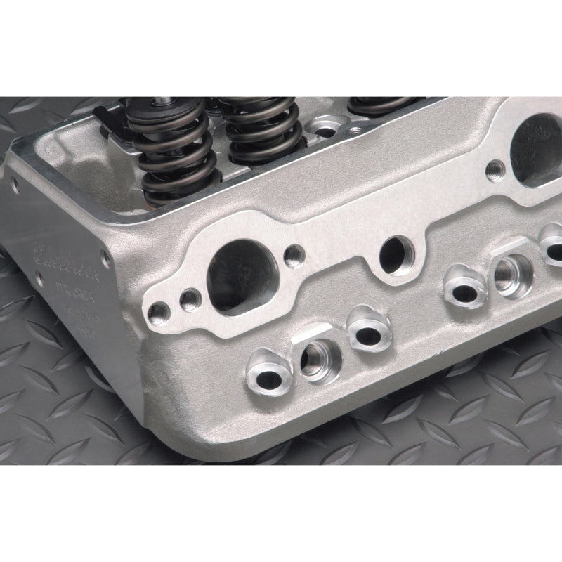 Edelbrock 60759 Single Performer SBC 70cc Head Competition