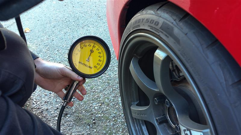 Whiteline WTK005 Tire Pressure Gauge