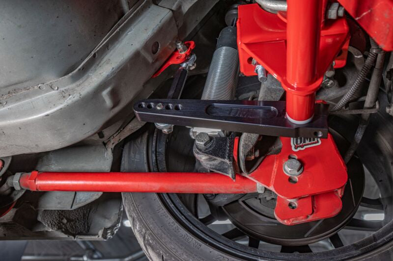 UMI Performance 2147-R Rear Sway Bar Splined Red for 1982-2002 GM F-Body