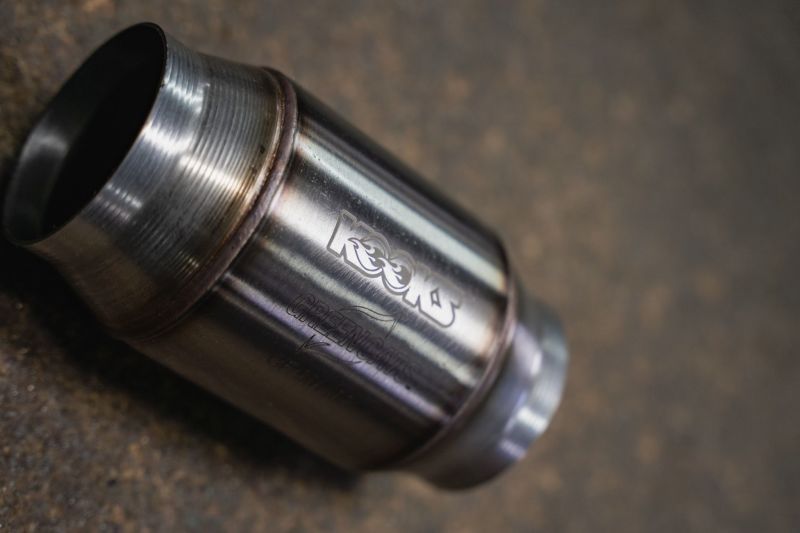 Kooks 2510H430 for 14-17 Chevrolet SS Base 1-7/8 x 3 Header & Green Catted X-Pipe Kit