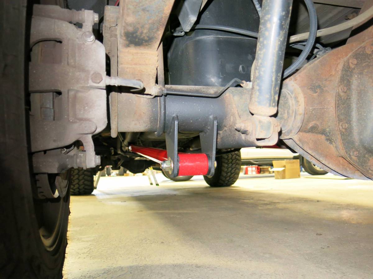 Wehrli Custom Fabrication WCF100855-GB ECLB & CCLB 68in Traction Bar Kit Gloss Black for Ford / Dodge / Ram HD