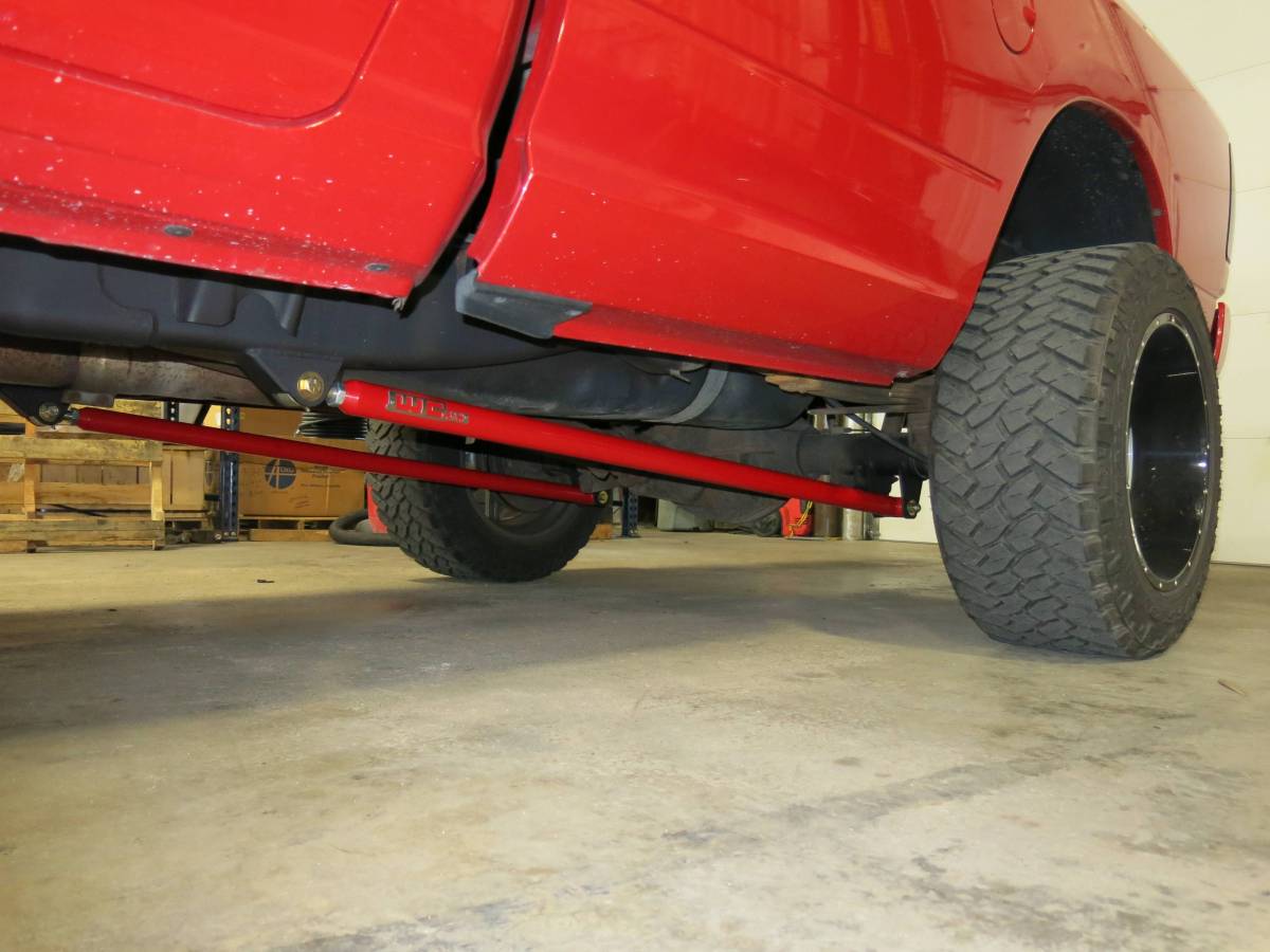Wehrli Custom Fabrication WCF100855-GB ECLB & CCLB 68in Traction Bar Kit Gloss Black for Ford / Dodge / Ram HD