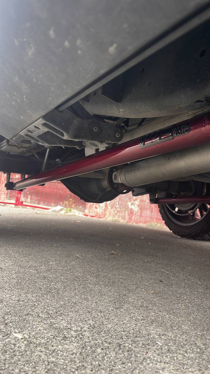 Wehrli Custom Fabrication WCF100855-GB ECLB & CCLB 68in Traction Bar Kit Gloss Black for Ford / Dodge / Ram HD