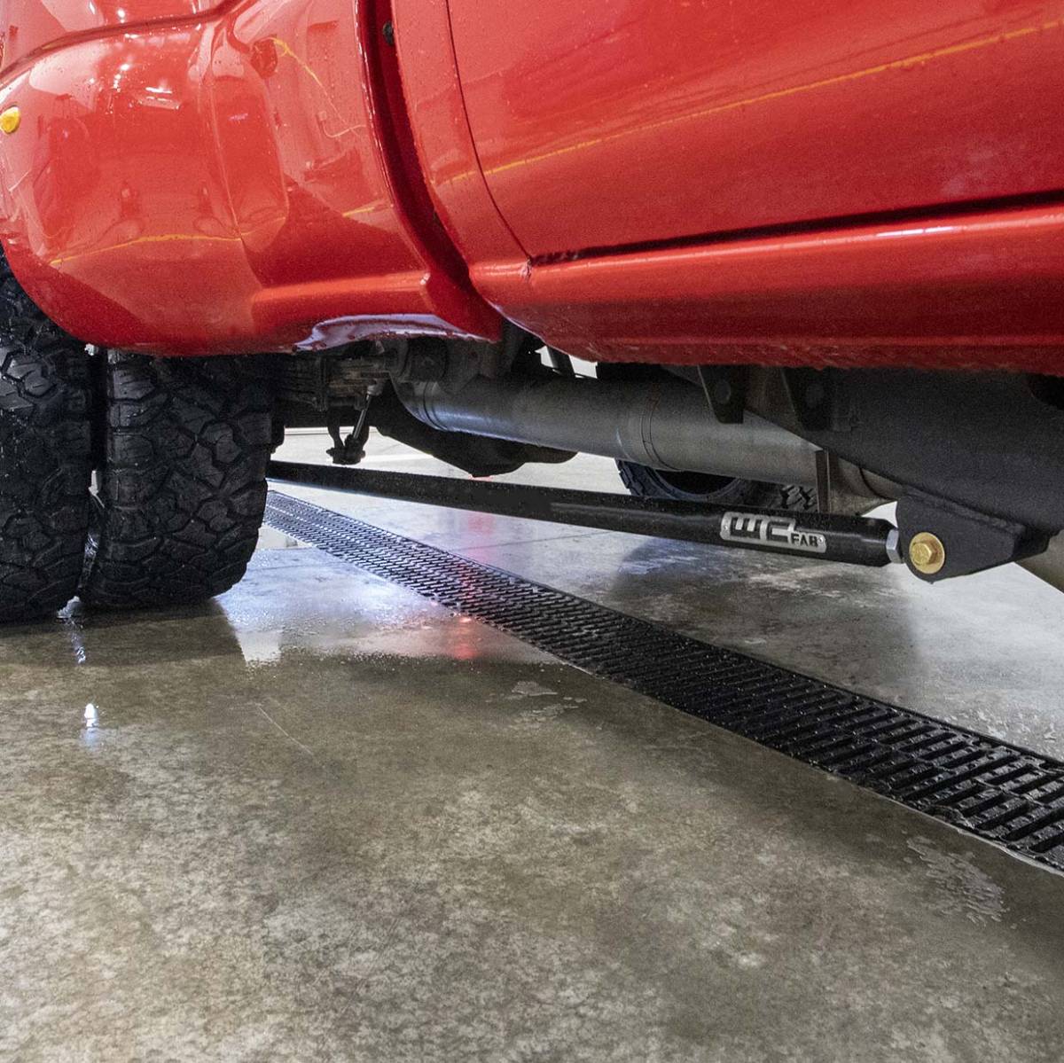 Wehrli Custom Fabrication WCF100850-GB RCLB/CCSB/ECSB 60in Traction Bar Kit Gloss Black for 2001-2010 Chevrolet Silverado / GMC Sierra 2500 HD / 3500 HD Duramax