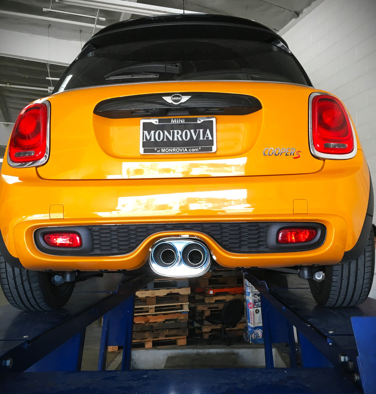 Invidia HS14MCSG3T 14-Up Mini Cooper-S Q300 Titanium tip Cat-back Exhaust