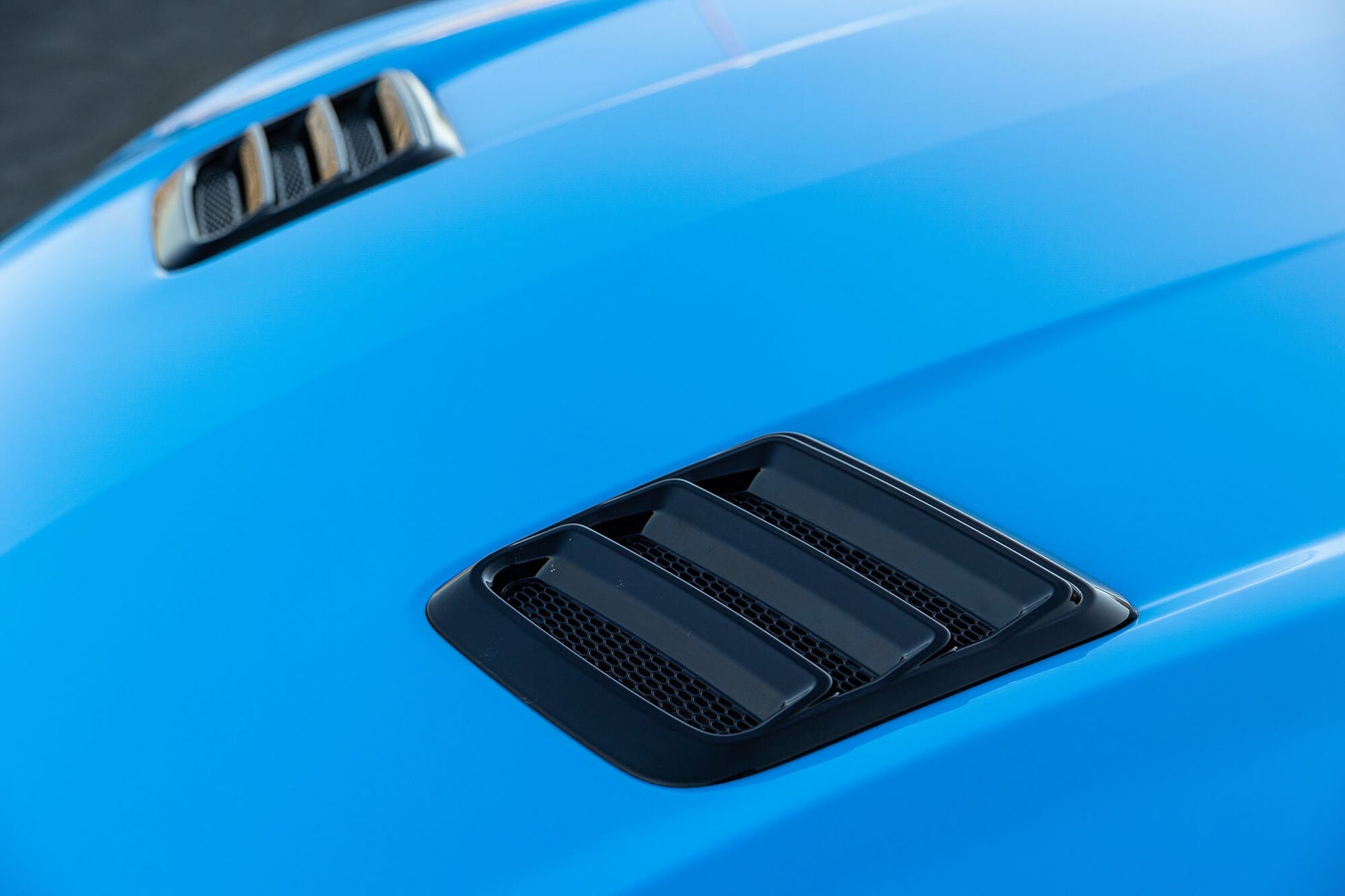 Roush Hood Heat Extractors - Gloss Black for 2018-2023 Mustang 422325