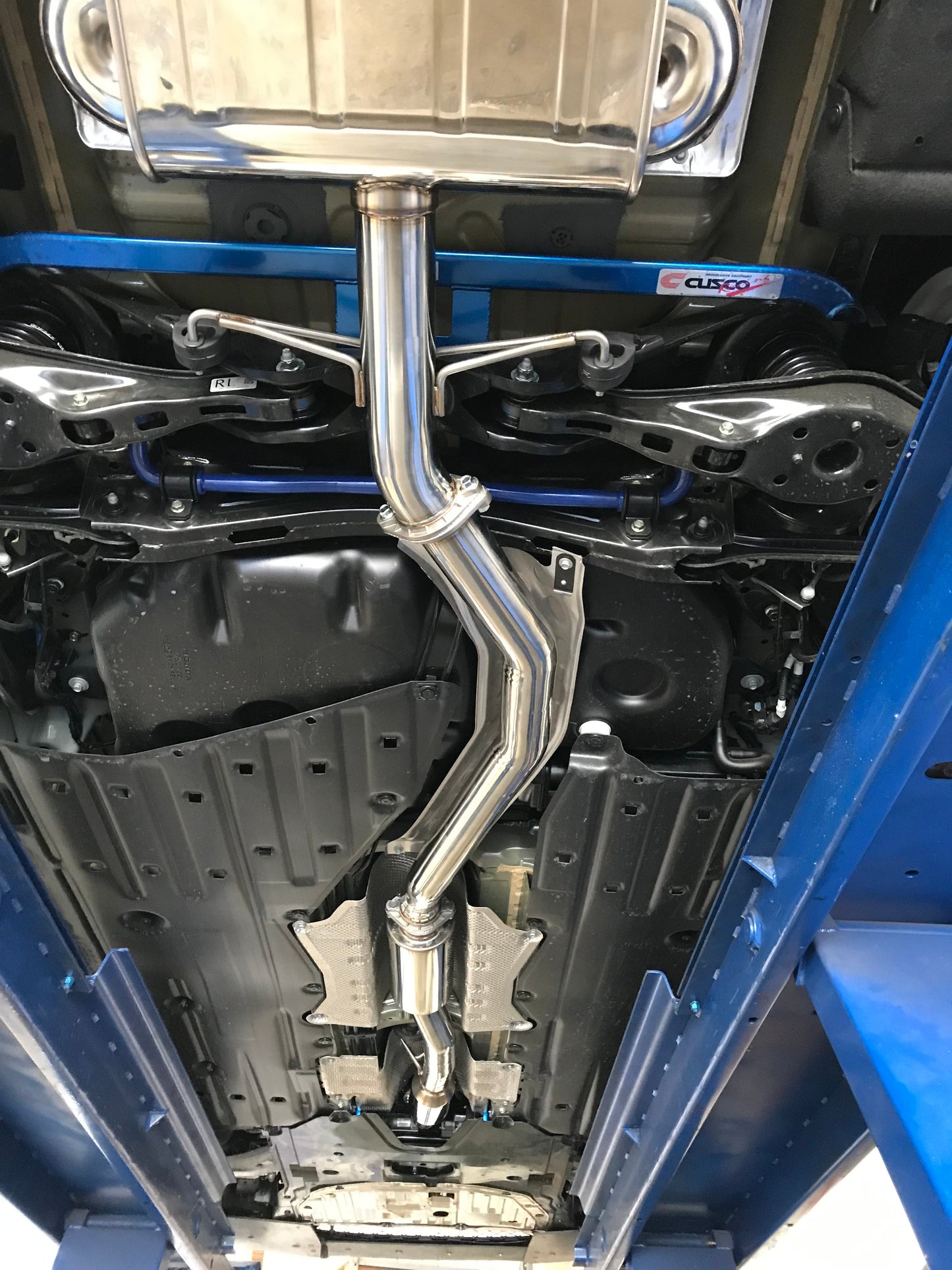 Invidia HS17CTRFQ33ST 17-21 Honda Civic Type-R FK8 Q300 Titanium tip Cat-back Exhaust