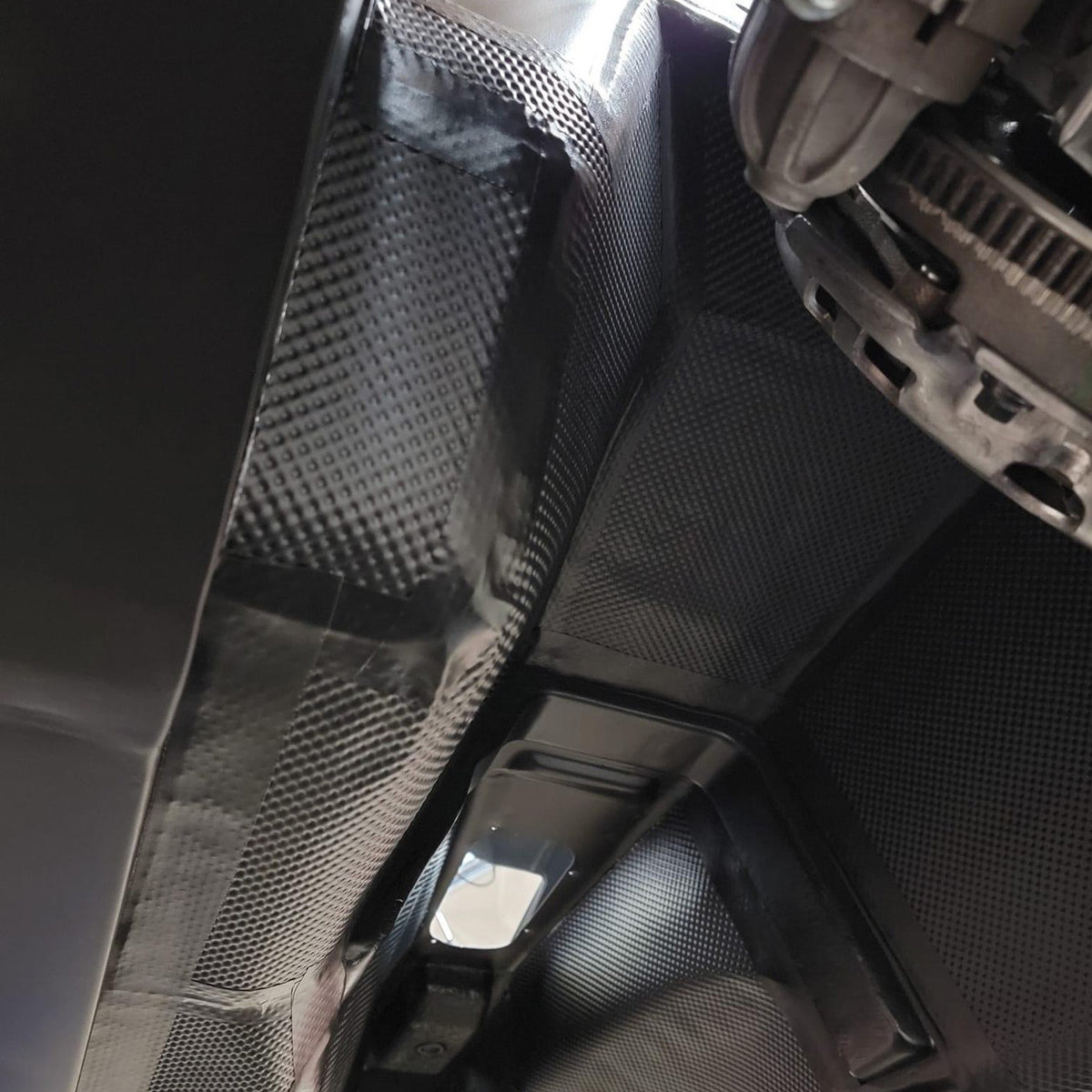 DEI Floor and Tunnel Shield II 21in x 48in - 7.0 sq ft