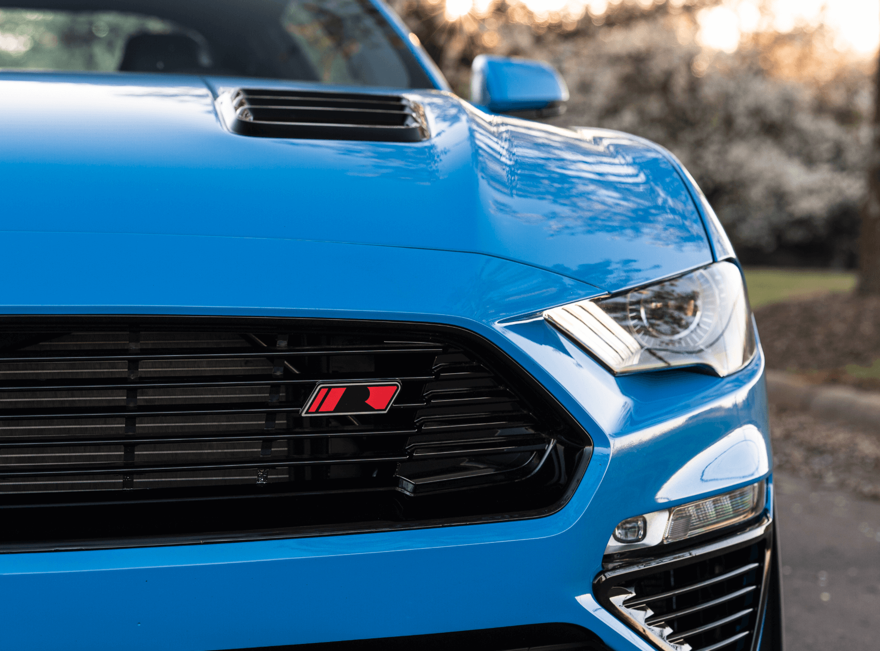Roush Hood Heat Extractors - Gloss Black for 2018-2023 Mustang 422325