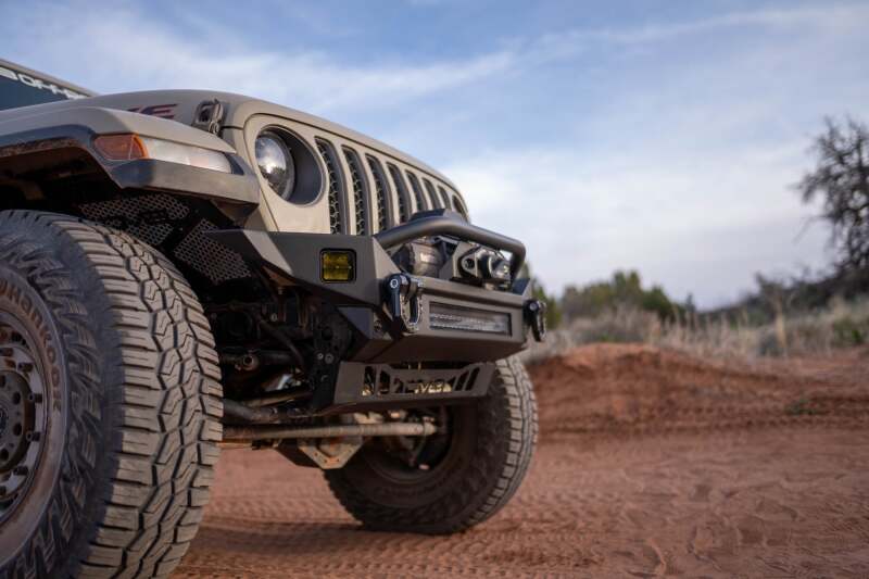 DV8 Offroad 18-23 Jeep Wrangler JL / 20-23 Jeep Gladiator JT FS-7 Mid-Width Winch Front Bumper - #FBJL-07