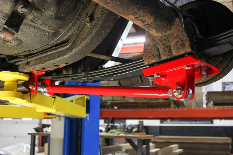 UMI Performance 262824-B Leaf Spring Traction Bars with Mounts Black