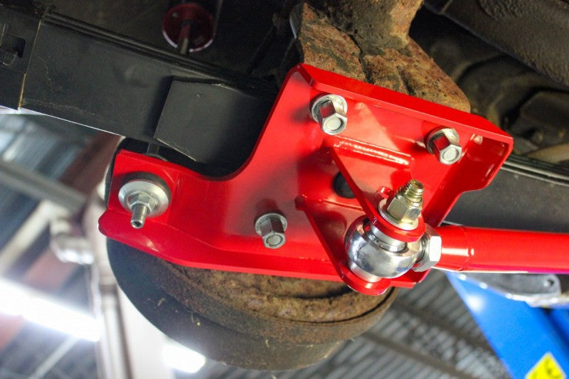 UMI Performance 262824-B Leaf Spring Traction Bars with Mounts Black