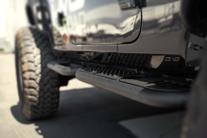 DV8 Offroad 18-23 Jeep Wrangler JL 4 Door Body/Pinch Weld Mounted Step - #SRJL-08