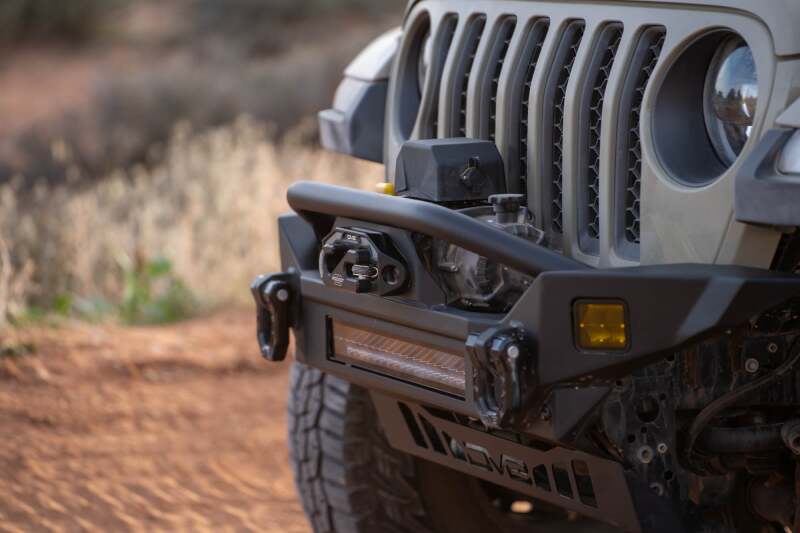 DV8 Offroad 18-23 Jeep Wrangler JL / 20-23 Jeep Gladiator JT FS-7 Mid-Width Winch Front Bumper - #FBJL-07