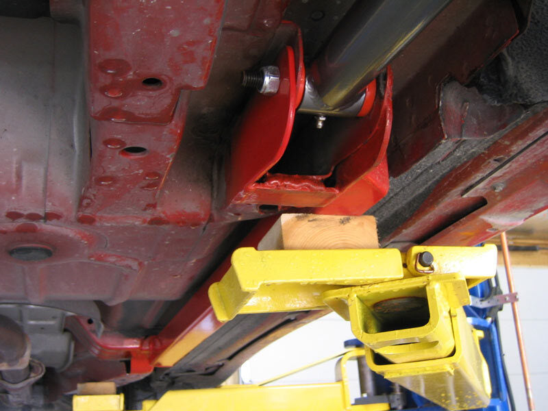 UMI Performance 2000-R Boxed Style Weld-In Subframe Connectors Red