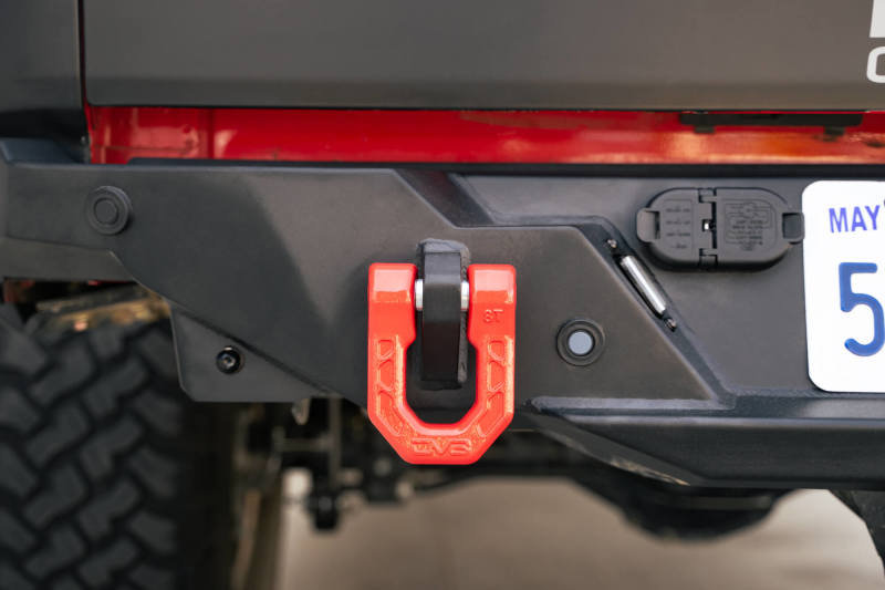 DV8 Offroad Elite Series D-Ring Shackles - Pair (Red) - #UNSK-01RD