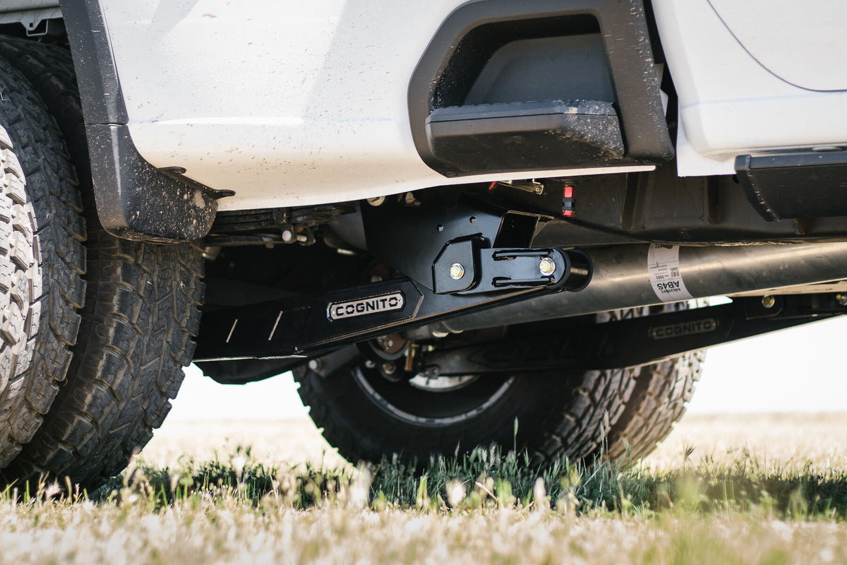 Cognito Motorsports 110-90901 SM Series LDG Traction Bar Kit (0-4 Inch Lift) for 2020-2024 Chevrolet Silverado / GMC Sierra 2500 HD / 3500 HD